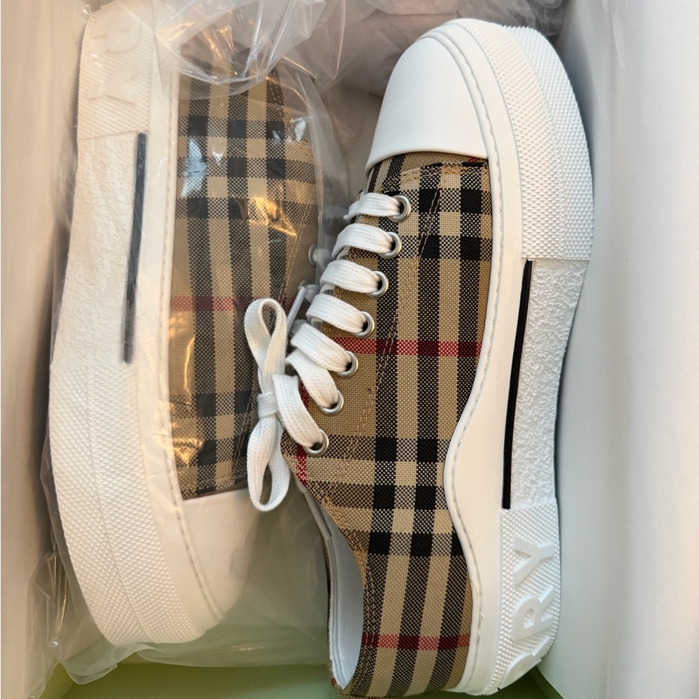 Burberry Tan Plaid Low-Top Sneakers